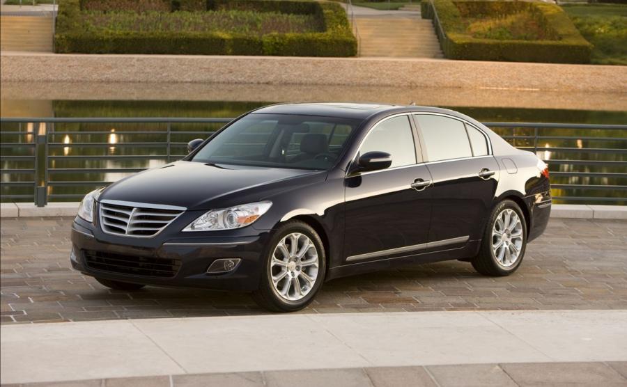  Hyundai Genesis Sedan 2009 года  (фото 5 из 47)